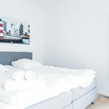 Spacious 1-bed W. Private Terrace Lägenhet *